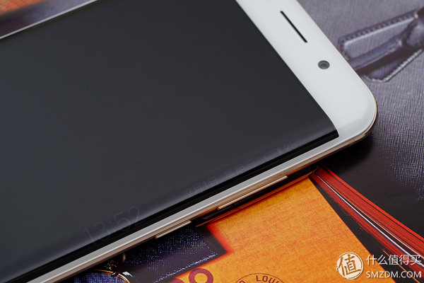 vivoxplay6内外屏是一体的吗,vivoxplay6曲面屏参数