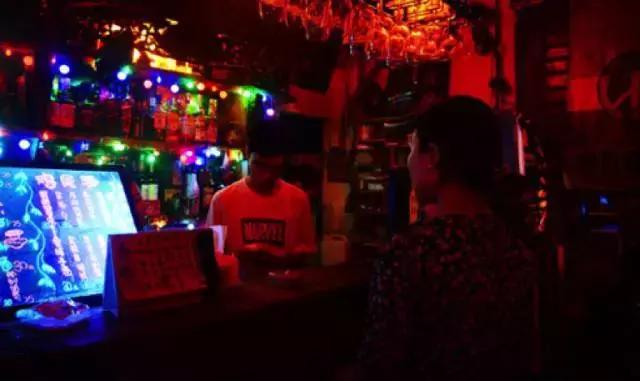 成都地下民谣小酒馆,除了赵雷以外的民谣歌手