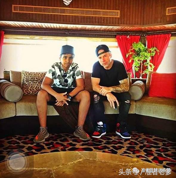 14岁迪拜男孩花200万买球鞋，叔叔阿姨你们穷爆了！