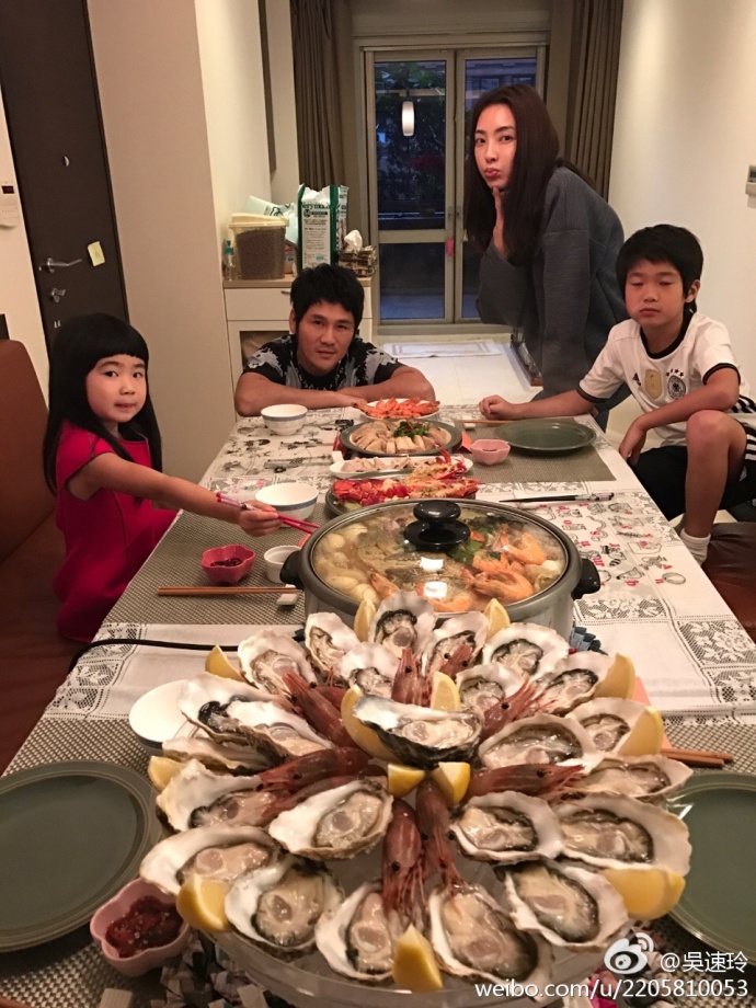 安吉考拉的视频,安吉考拉海边度假