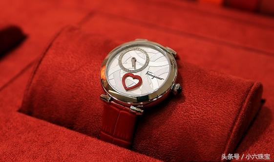 迪丽热巴沛纳海同款手表,菲拉格慕女表迪丽热巴同款