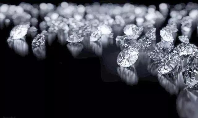 暴利的钻石是怎么卖出天价的?比它更夸张居然是……