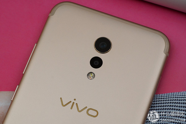 vivoxplay6内外屏是一体的吗,vivoxplay6曲面屏参数