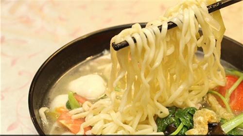 南京小吃大全最正宗的在哪里,南京旅游必去的景点南京小吃