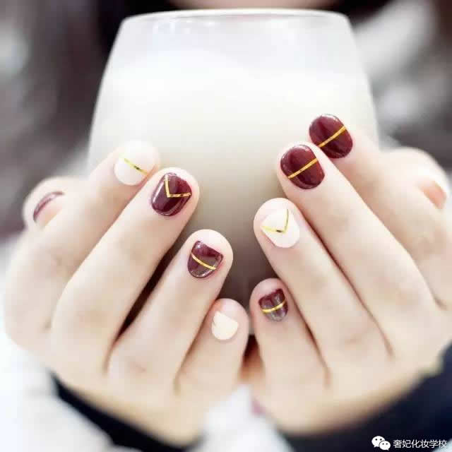 一不小心就让你怦然心动的：22款精致美甲