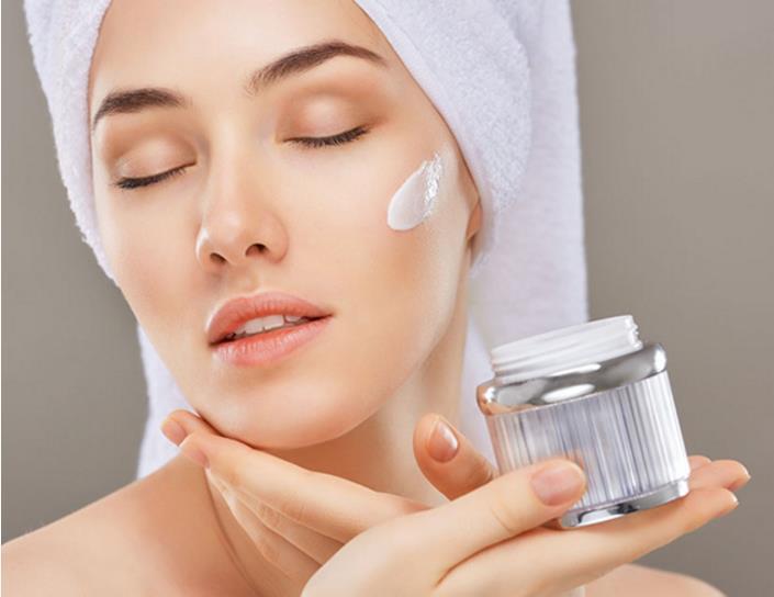 皮肤出油补水真的有效吗,皮肤出油缺水用什么护肤品