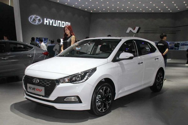 现代瑞纳rv两厢,7.8万能买个什么的二手车