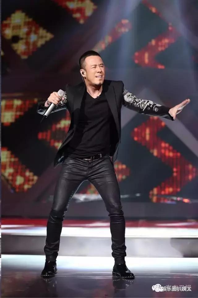 张杰下腰歌唱,张杰大张伟开场舞