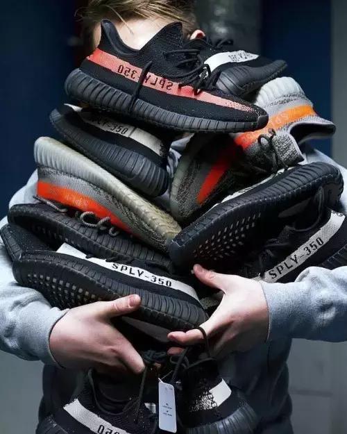 假yeezy有哪些,穿假yeezy能看出来吗