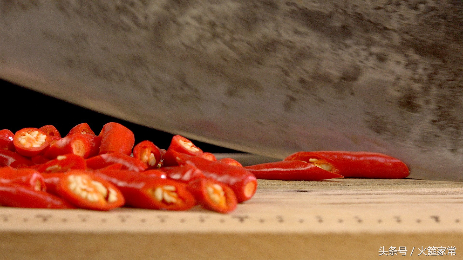 牛蛙怎么烧又嫩又好吃,卤牛蛙怎么让肉不散