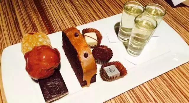 爆红朋友圈的21家的甜品店，只怕你不敢点开！