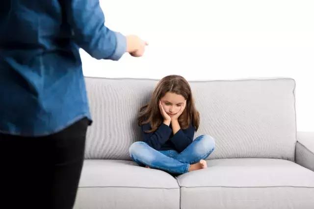 孩子爱打人是父母造成的,孩子老是打人还屡教不改该怎么办