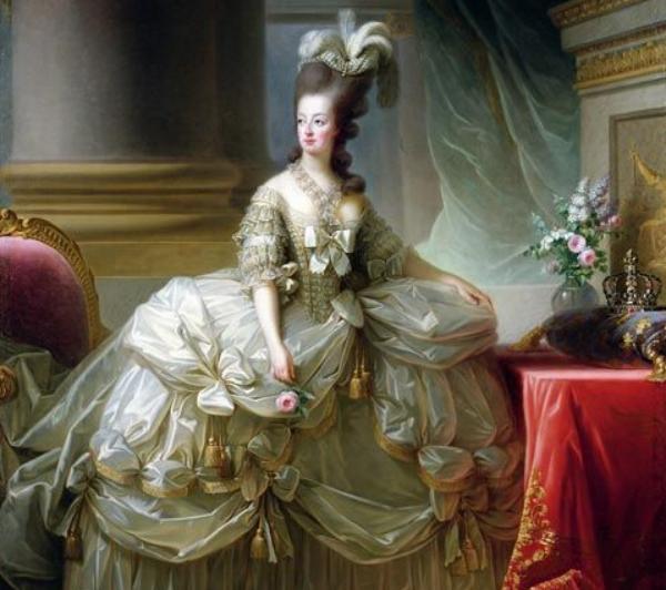 三个一无所有的女人，用以物换物和手工制作的方式再造绝代艳后！