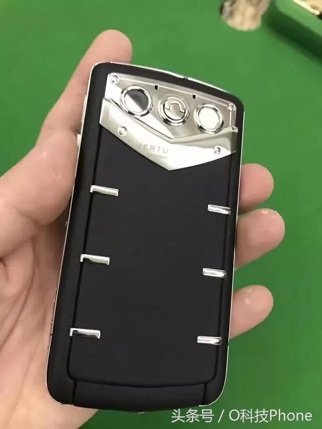 诺基亚手机致敬经典,诺基亚2010年全面屏手机