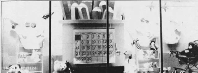 “格调如此独特,真不容易”!—曾被全国瞩目的秋林公司橱窗广告