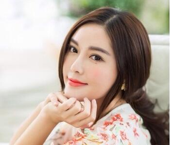 简单易学高马尾显脸小又减龄发型,适合国字脸的马尾发型女