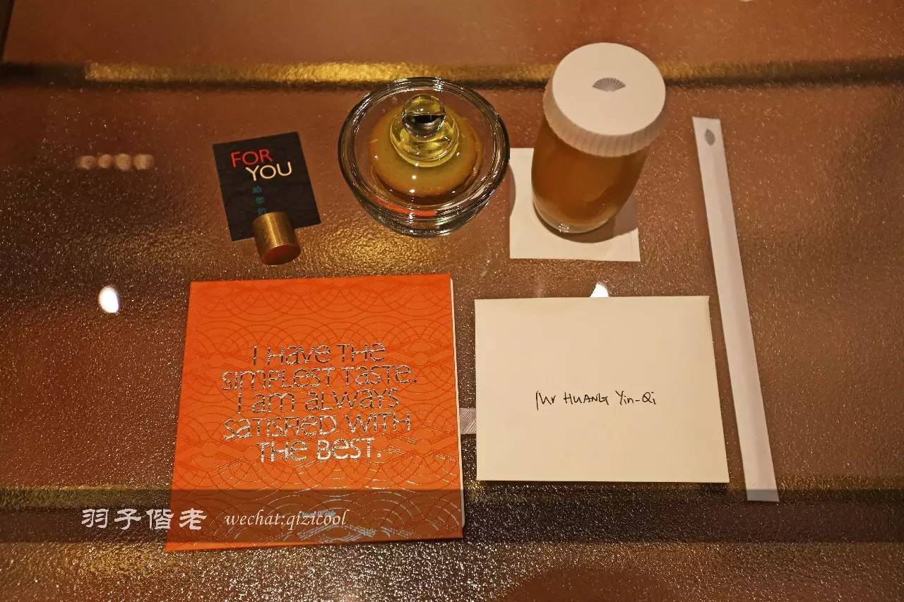 藏匿在繁华中环背后的丝丝暖意 (藏在繁华中环中的丝丝暖意)