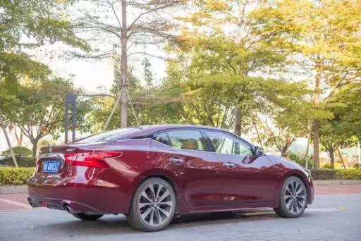 不止于玩舒适更玩质感和西玛来一场科技+奢华的操控体验