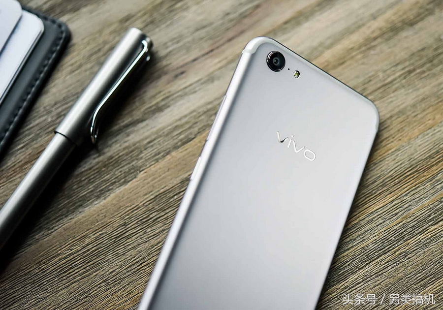 全球最薄手机排行榜，前十名中国就占了七席