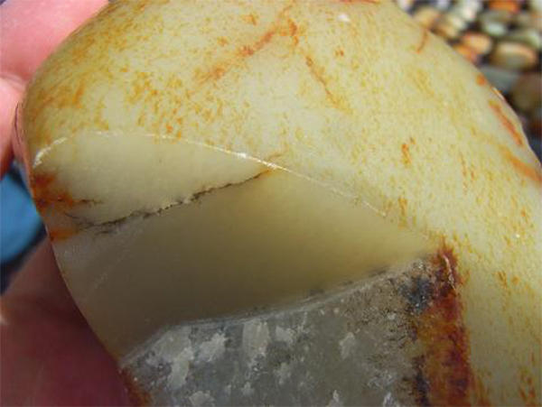 和田墨玉桃花石值钱吗,桃花石和田玉