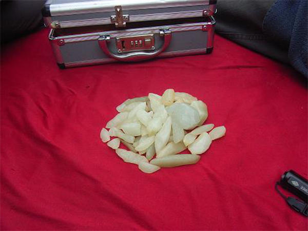 和田墨玉桃花石值钱吗,桃花石和田玉