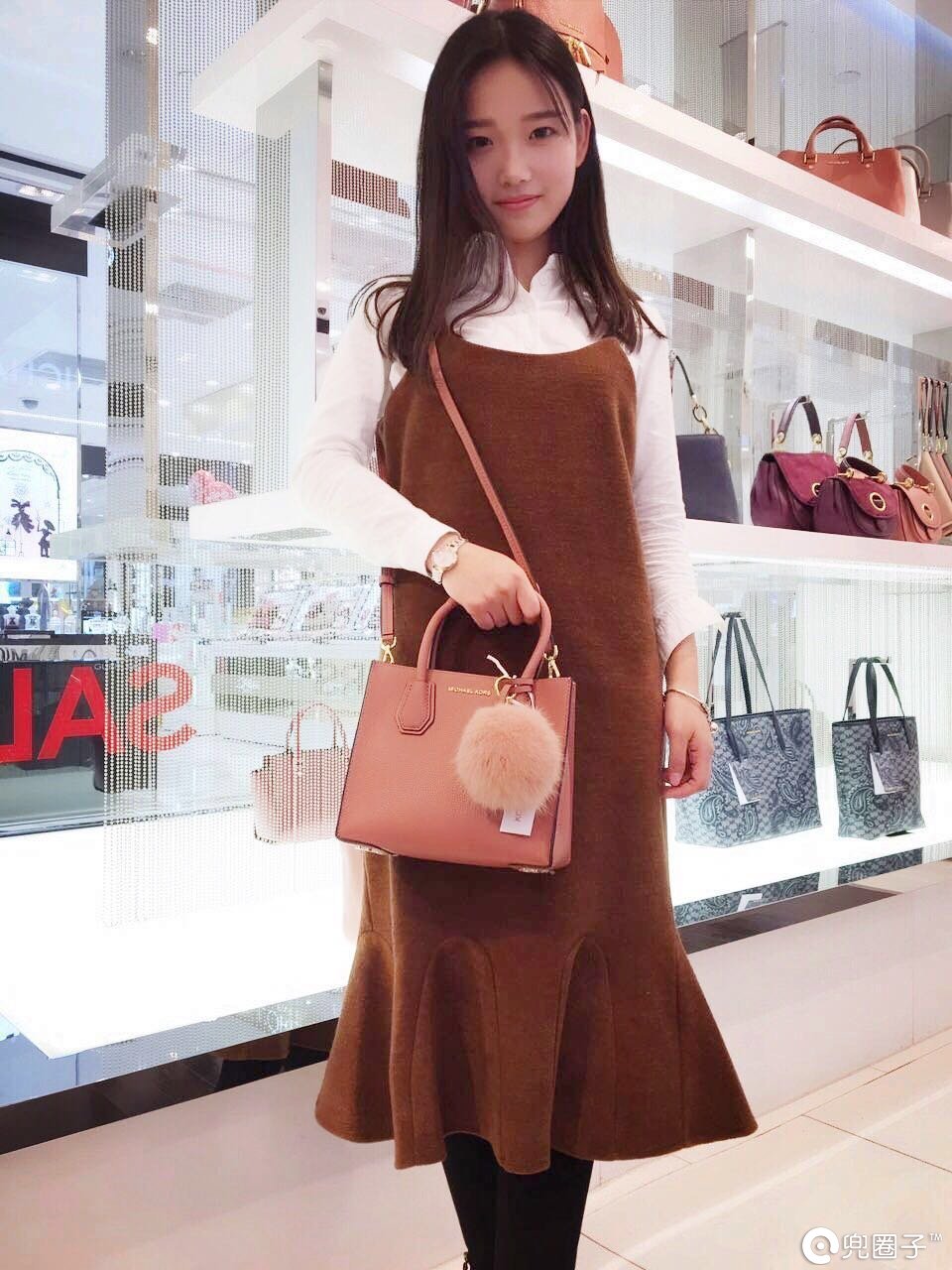 现在年轻人都流行背什么包,有哪些适合学生党背的包