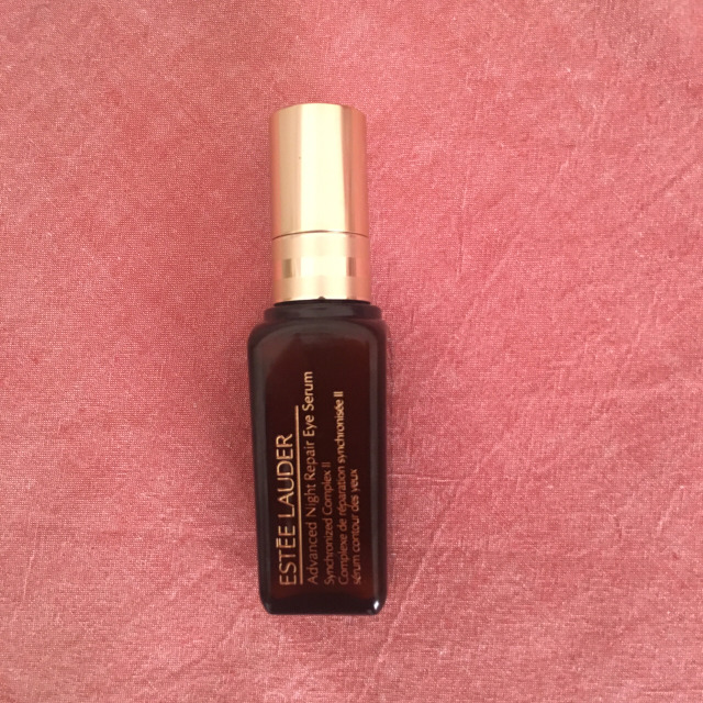 美妆眼部精华雅诗兰黛,雅诗兰黛小棕瓶眼霜测评图片