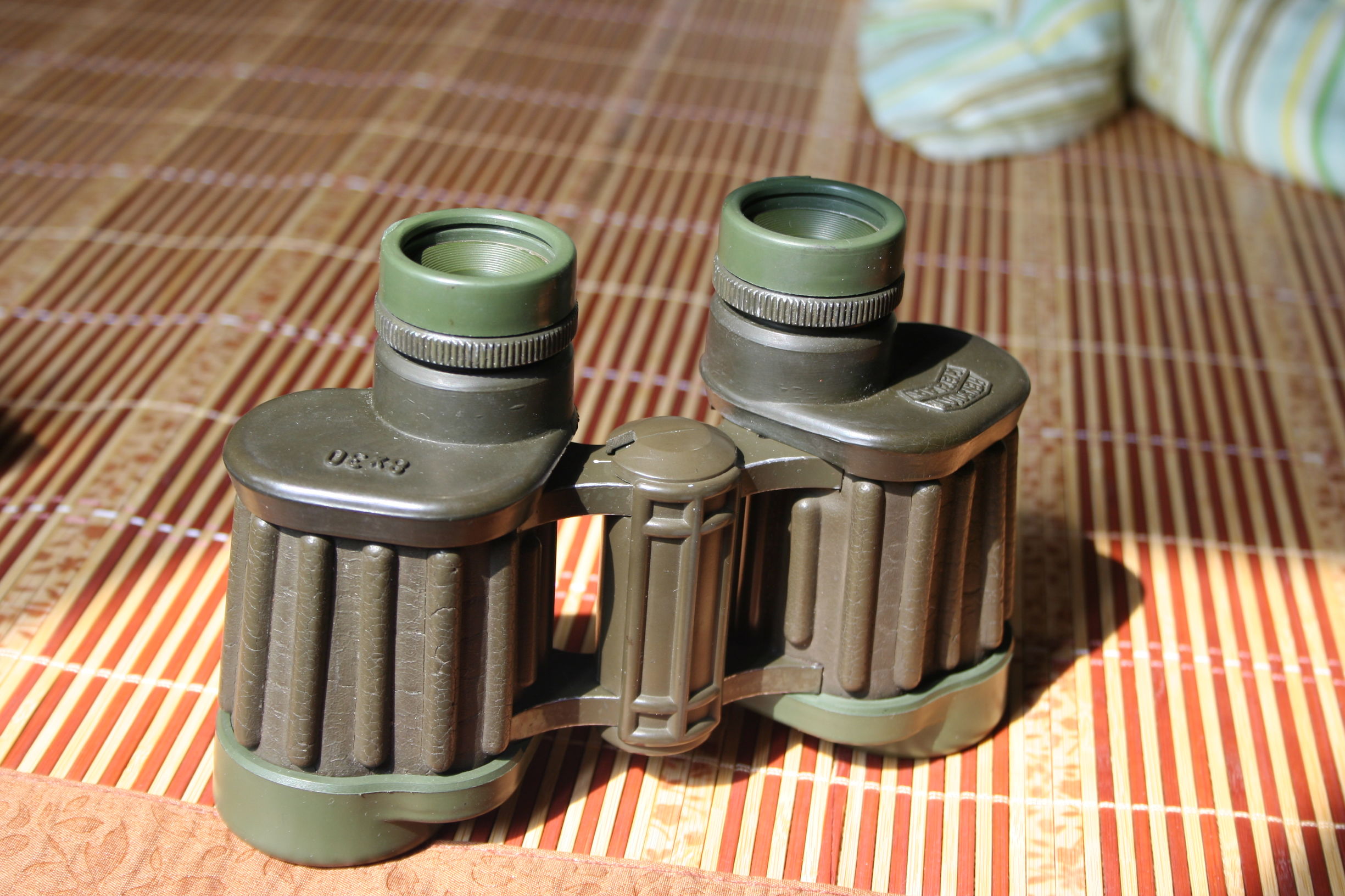 军事望远镜用的什么镜 (军用望远镜真的很清楚吗)