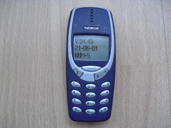 诺基亚3310经典吗,经典回归诺基亚3310上手实拍