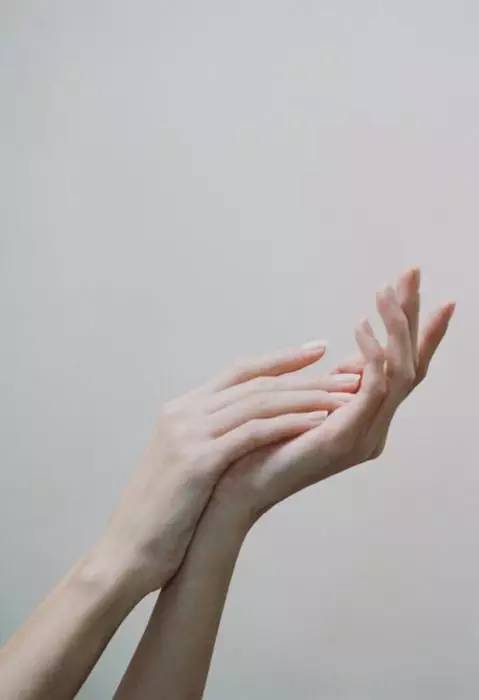 鱿鱼丝硬干测评,超级好用不油腻的护手霜