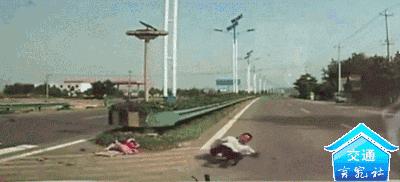 漳州人注意！看到街上的反光锥没？交警蜀黍又有新动作，小电驴你走对路了吗？