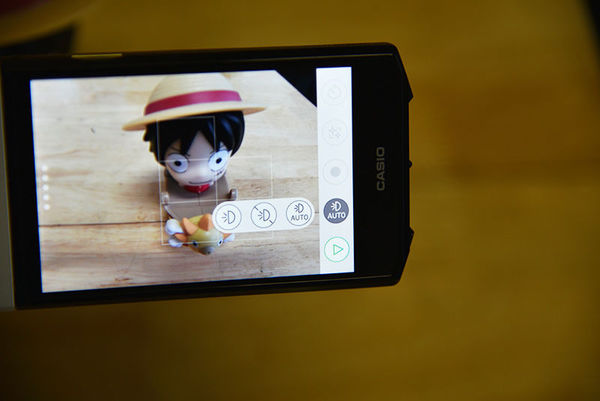 卡西欧自拍神器tr750怎么换电池,卡西欧tr750拍照效果