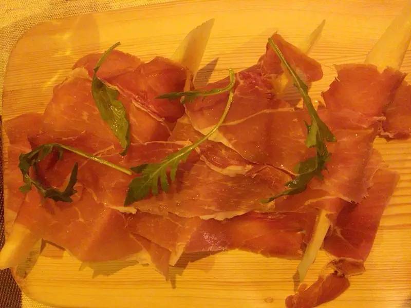 2号线地铁好吃的东西,顺着地铁2号线有哪些好玩的地方