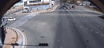 后面的那个小胖子，知道你很可爱，快走开我还要拍照呢！