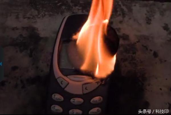 诺基亚3310经典吗,经典回归诺基亚3310上手实拍