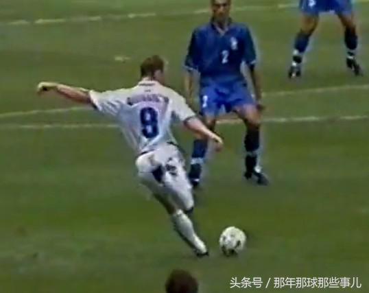 两届世界杯踢丢点球巴乔扼腕痛惜,98年世界杯法国vs意大利点球大战