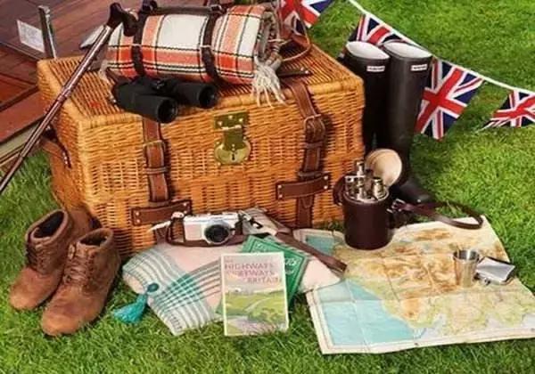 只有台SUV还不行，这些“老驴友”总结的自驾游技巧你知道吗？