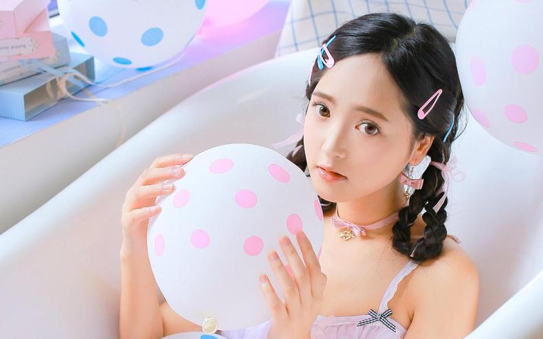 让肌肤光滑晶莹剔透用什么精华液,女生必备精华液紧致抗皱