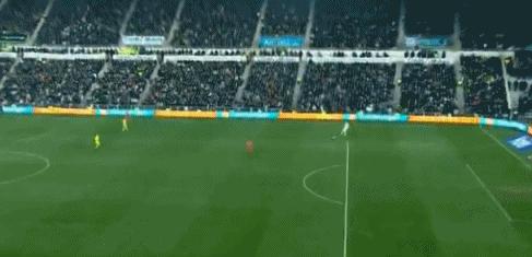 头顶球回传门将间接任意球,违反体育道德进球