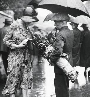 行走的黑*器武**，宇宙最耐操的雨伞