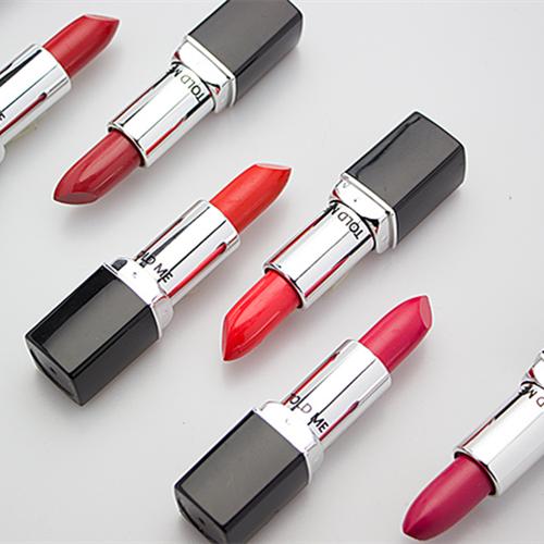 一个男的美妆博主化妆后超级美,男美妆博主化妆视频