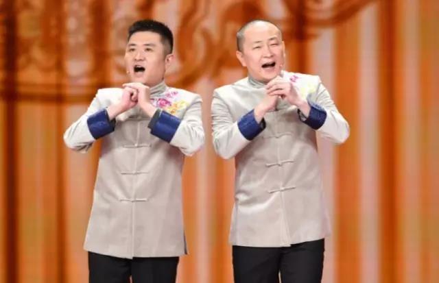 直接拿央视开涮，也就这个相声天团了