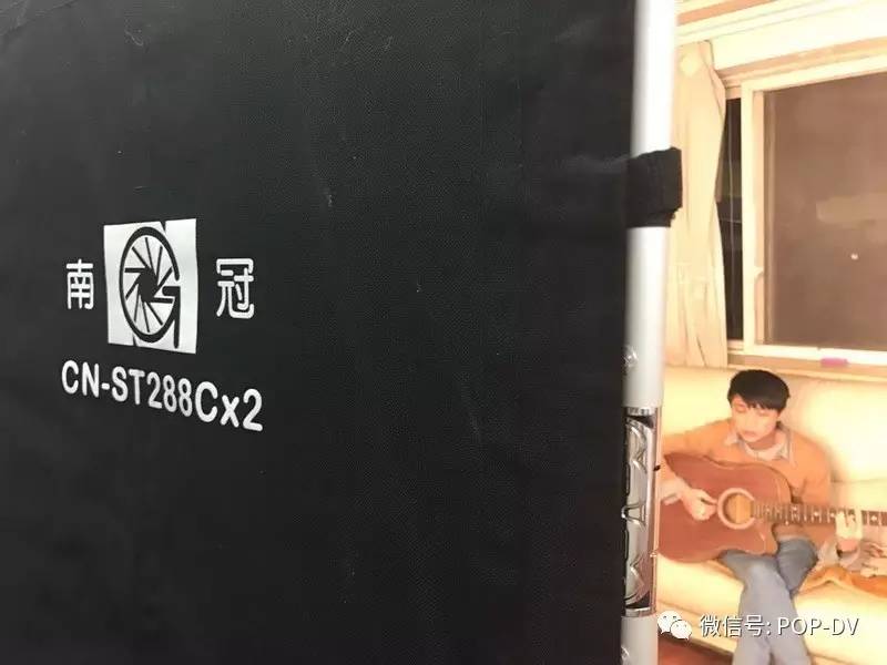 “柔曲之美”——南冠CN-ST288CX2影视曲屏LED灯光之情景喜剧拍摄应用