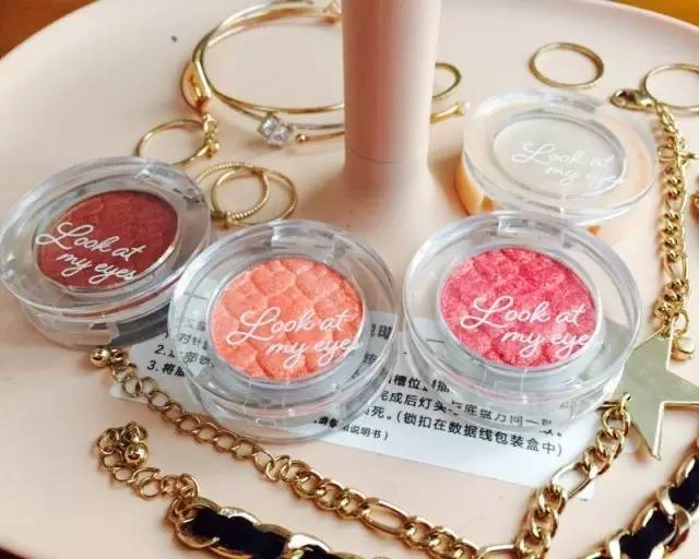 爱丽小屋眼影最新款,爱丽小屋眼影盘八色