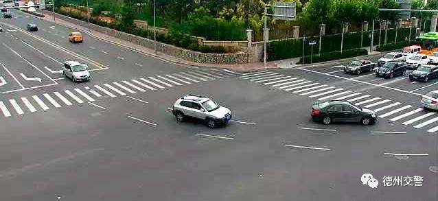 高速上的斑马线什么意思,高速路斑马线标志什么意思