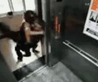 结婚把新郎官给整了,新郎被整太过头的视频