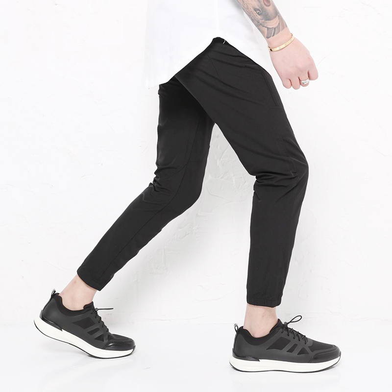 牛仔裤和工装裤搭配,牛仔裤和工装裤哪个好搭配