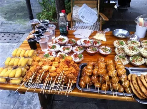 成都宽窄巷子景区特色,成都宽窄巷子有哪些小吃城