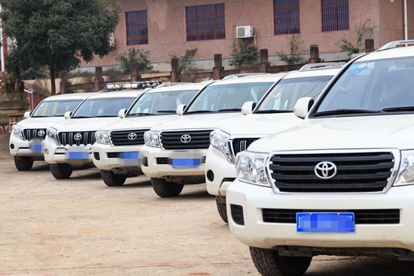 成都到西安包车多少钱一天,成都包车到拉萨川藏南线11日游