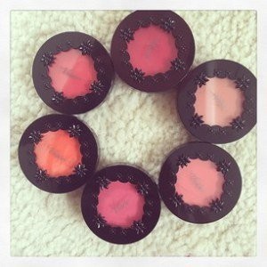 日韩绿茶婊们太犯规，居然用润唇霜做羞涩感发烧妆骗那些小男生